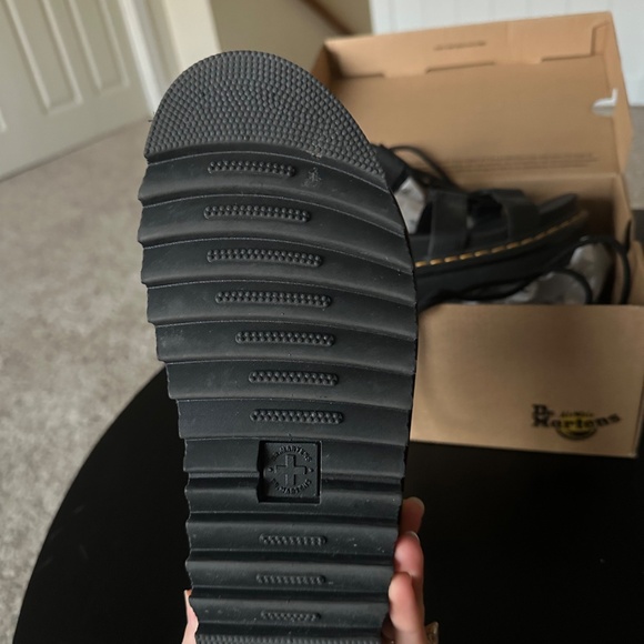 Dr. Martens Nartilla lace up sandals **BRAND NEW IN BOX** SIZE 7 - Picture 4 of 5